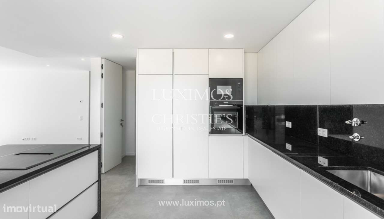 Moradia contemporânea, para venda em Mexilhoeira Grande, Portimão, A - Grande imagem: 3/26