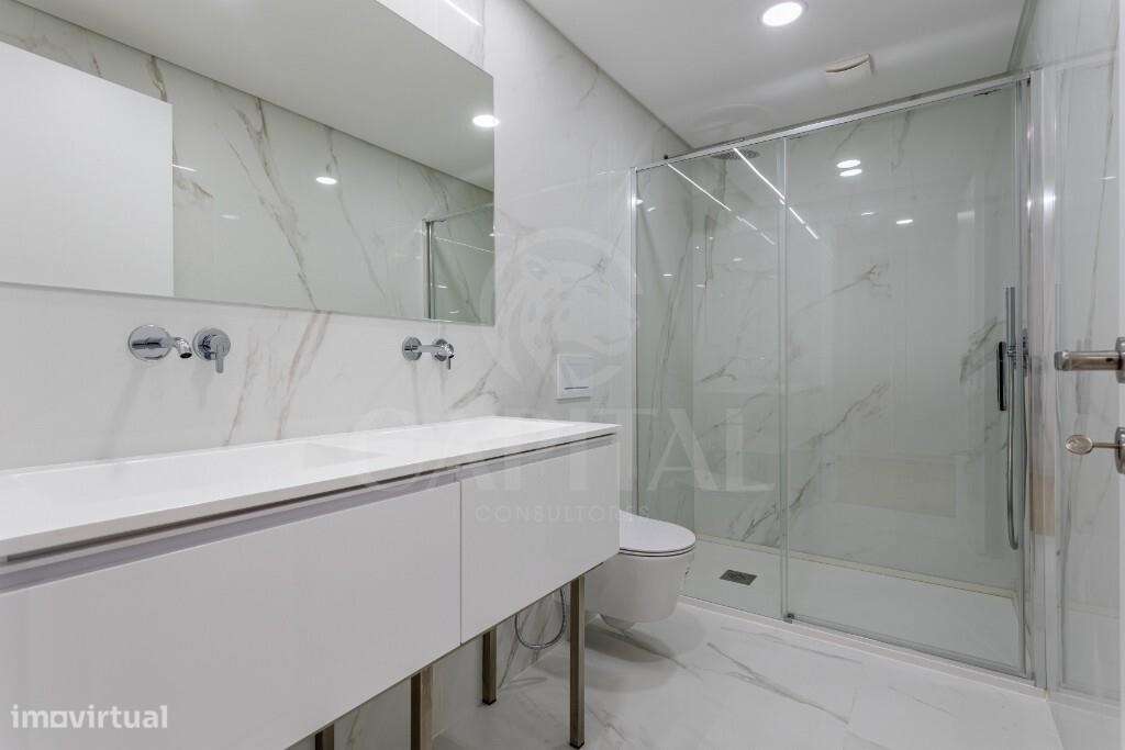 Apartamento T5 Duplex Exclusivo em Primeira Linha de Mar-25