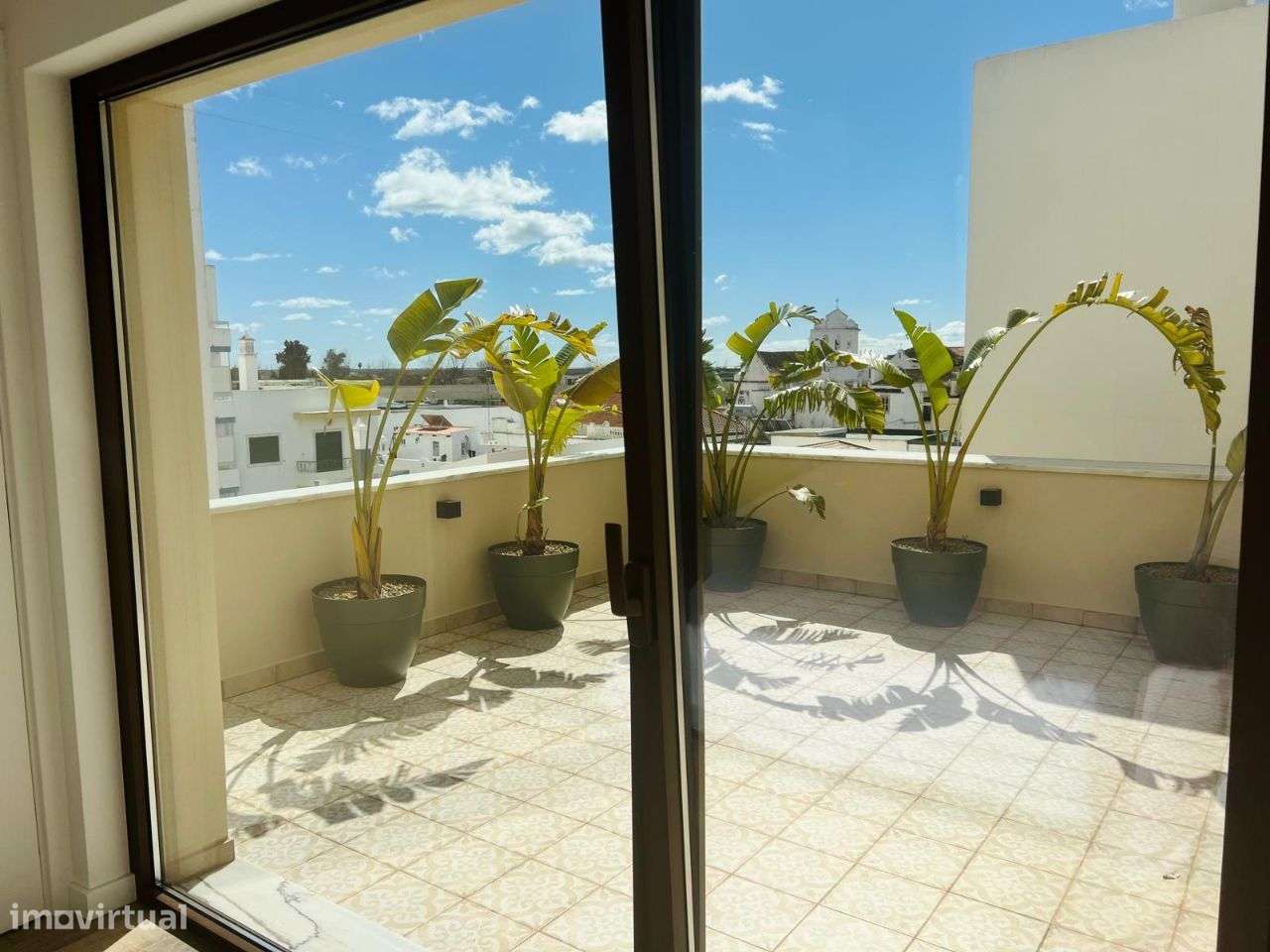 Moradia T4 com garagem baixa de Faro-38