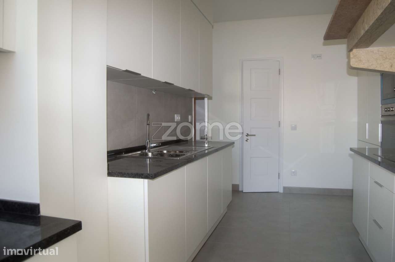 Excelente prédio parcialmente remodelado no coração de Lisboa - Grande imagem: 1/10