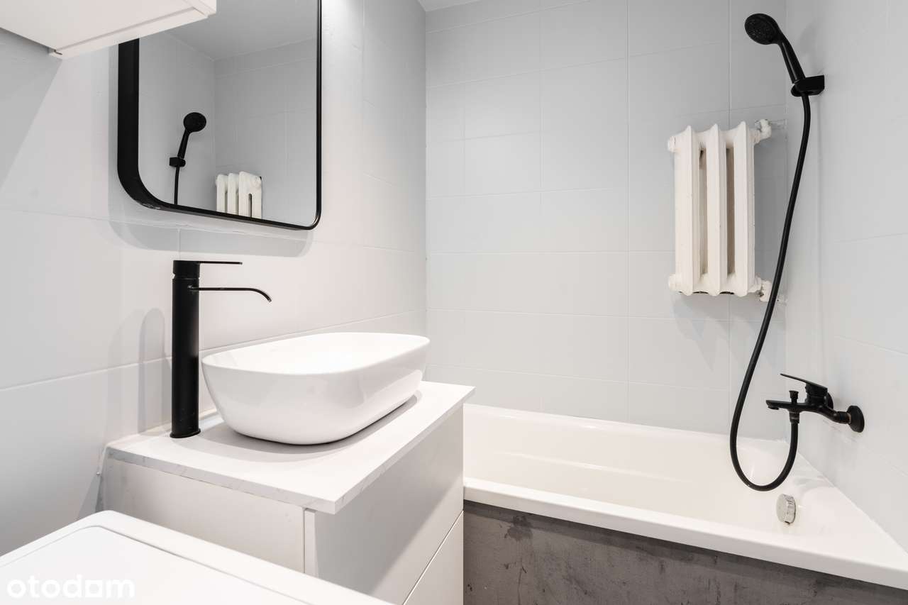 3pokoje/odświeżone/osobna kuchnia/balkon/piwnica/zieleń/ul. Newtona-11