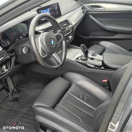 BMW Seria 5 530d xDrive - 17