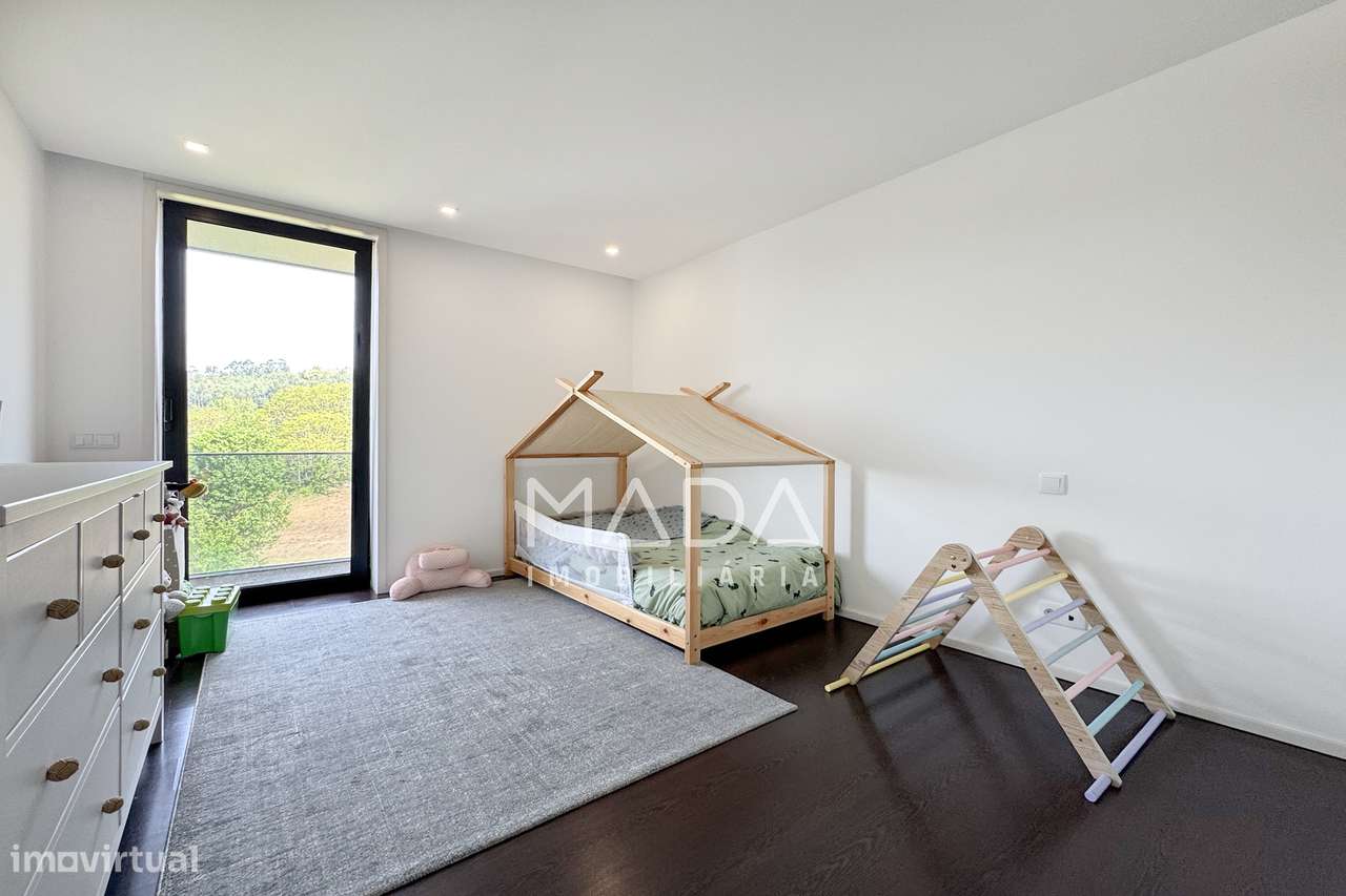 Apart. de luxo T3 (último piso) c/vistas p/Castelo de Guimarães-20