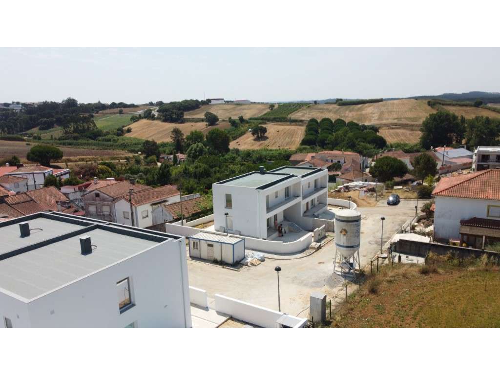 Moradia T3 Moderna com Garagem e Excelente Exposição Solar-29