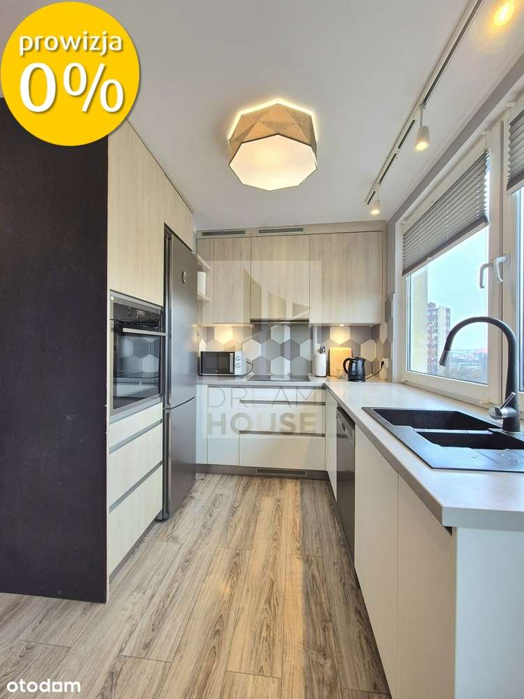 Przestronne 4 pokojowe mieszkanie na Różance-8