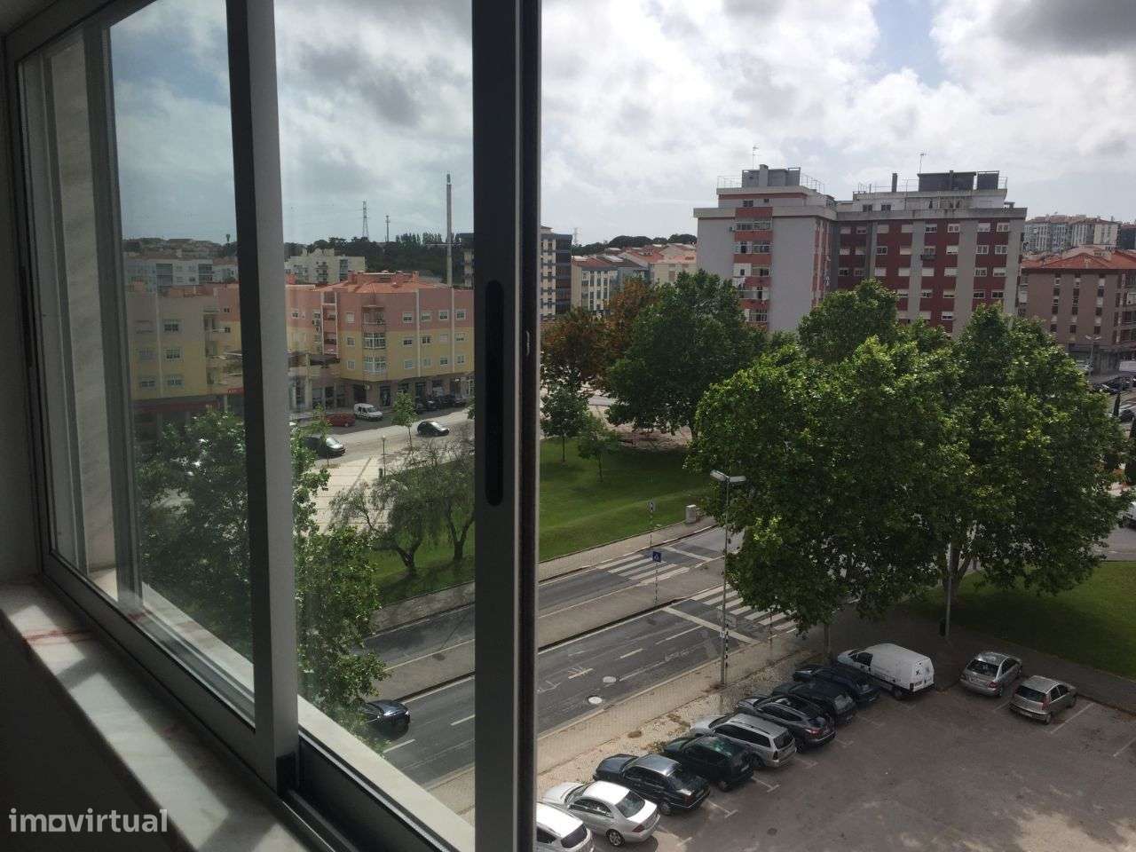 Escritório ARRENDADO nas Paivas-10