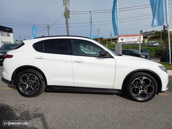 Alfa Romeo Stelvio 2.2 D B-Tech AT8 - 9