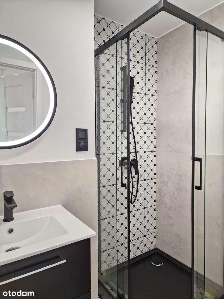 Po generalnym remoncie - 2 pokoje, winda, piwnica, 1 piętro, blisko UE - Pełny obrazek: 2/10