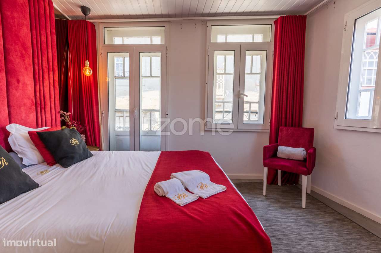 Prédio no Centro Histórico de Guimarães - Grande imagem: 3/21