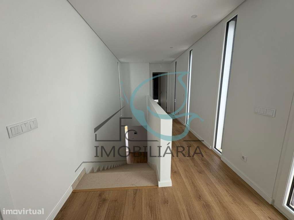 Moradia T3 com acabamentos de Luxo e Piscina - Quinta da Amizade-32