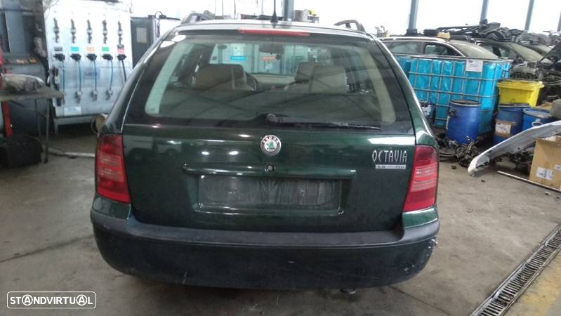 Skoda Octavia Combi 1.9 tdi 110cv 2002 para peças - 2