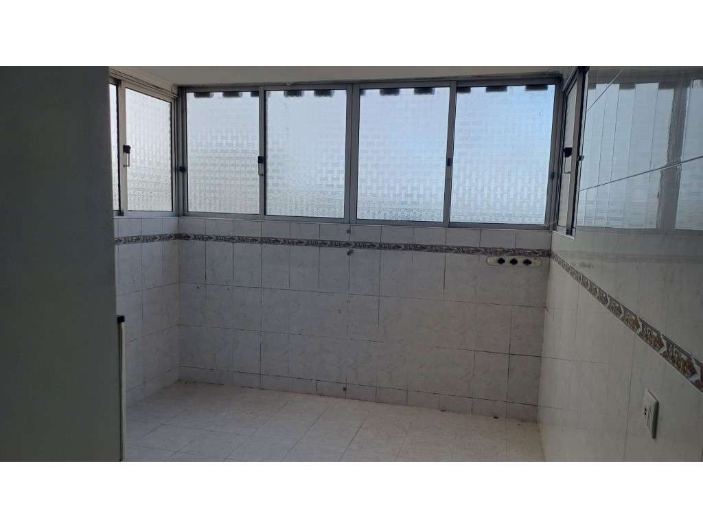 Apartamento T2 com Vista Rio em Santo António da Charneca - Excelen...-19