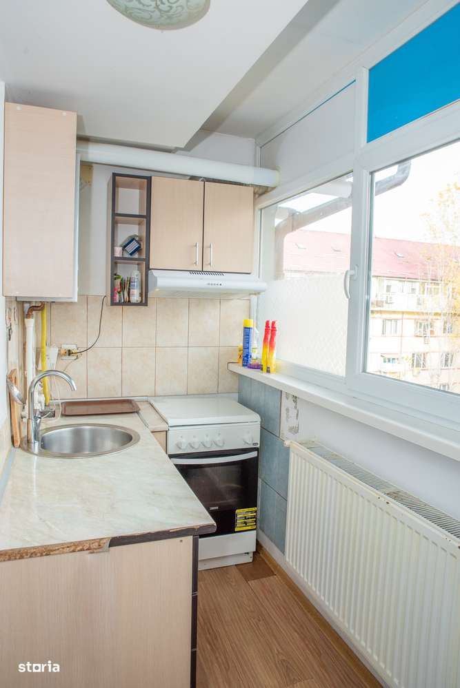 Apartament cu 3 camere în Apărătorii Patriei-3