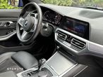 BMW Seria 3 320d M Sport - 12