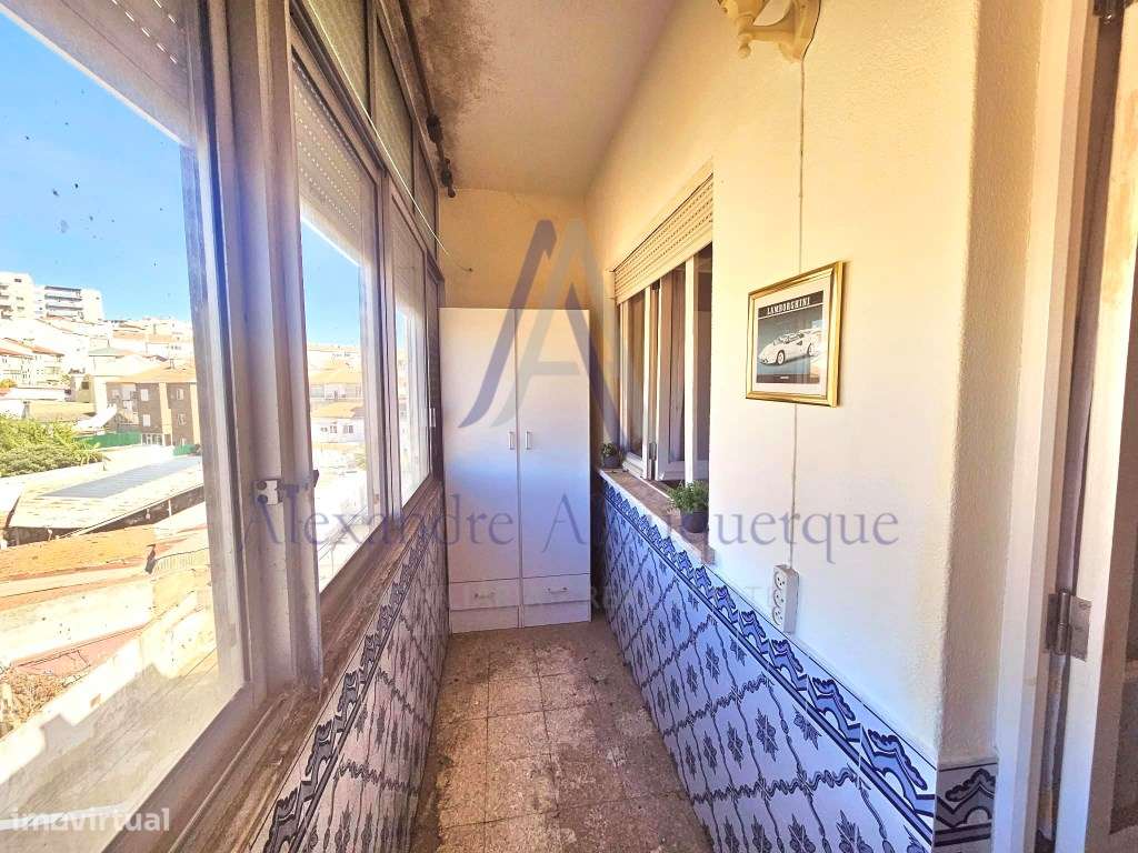Apartamento T1 com vista Rio no Centro de Almada-6