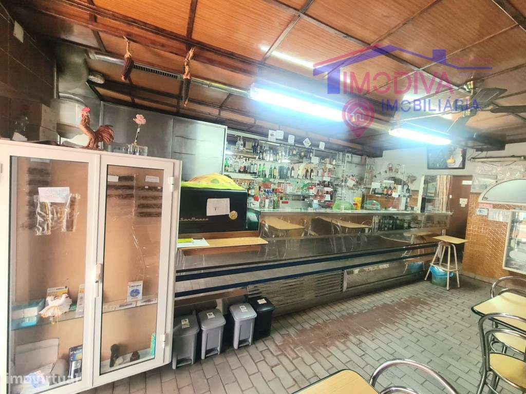 Trespasse de Café Snack-bar em pleno funcionamento no centro de Fig... - Grande imagem: 3/11