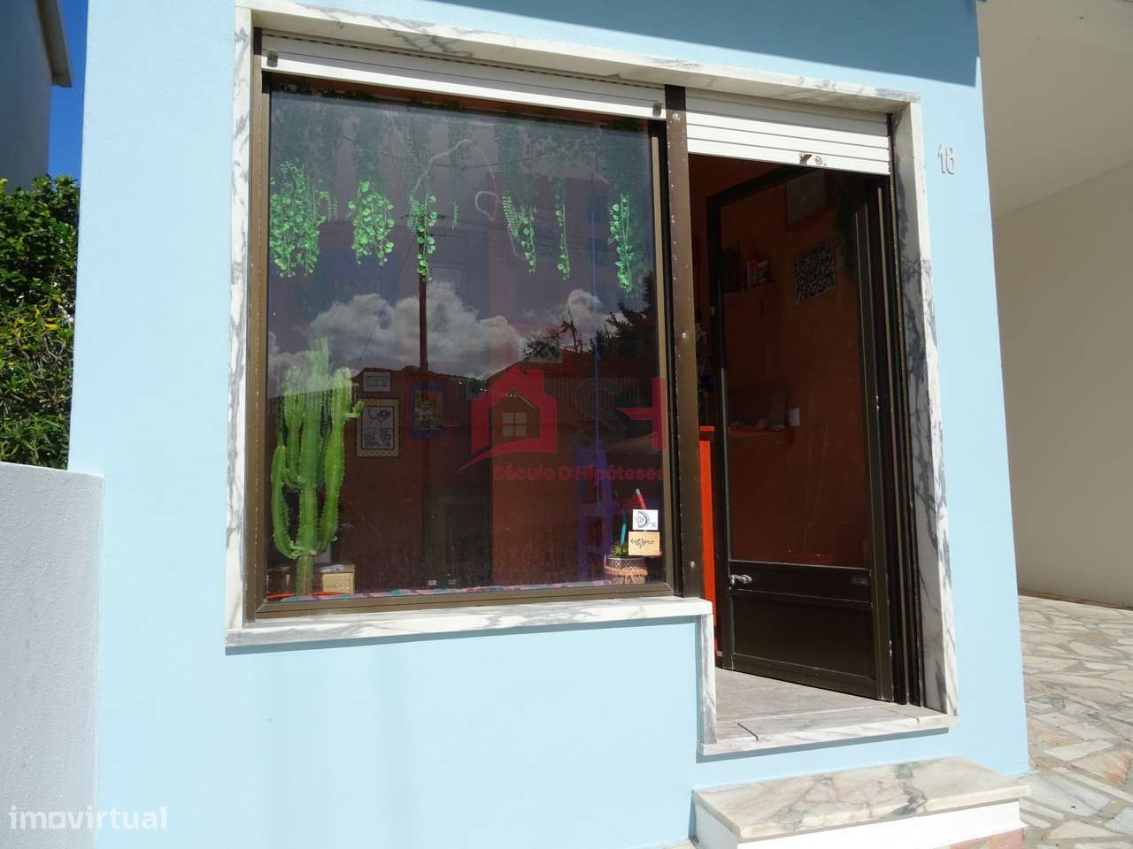 *Prédio com 2 Apartamentos + Loja + Arrecadação – Santa Cruz*-2