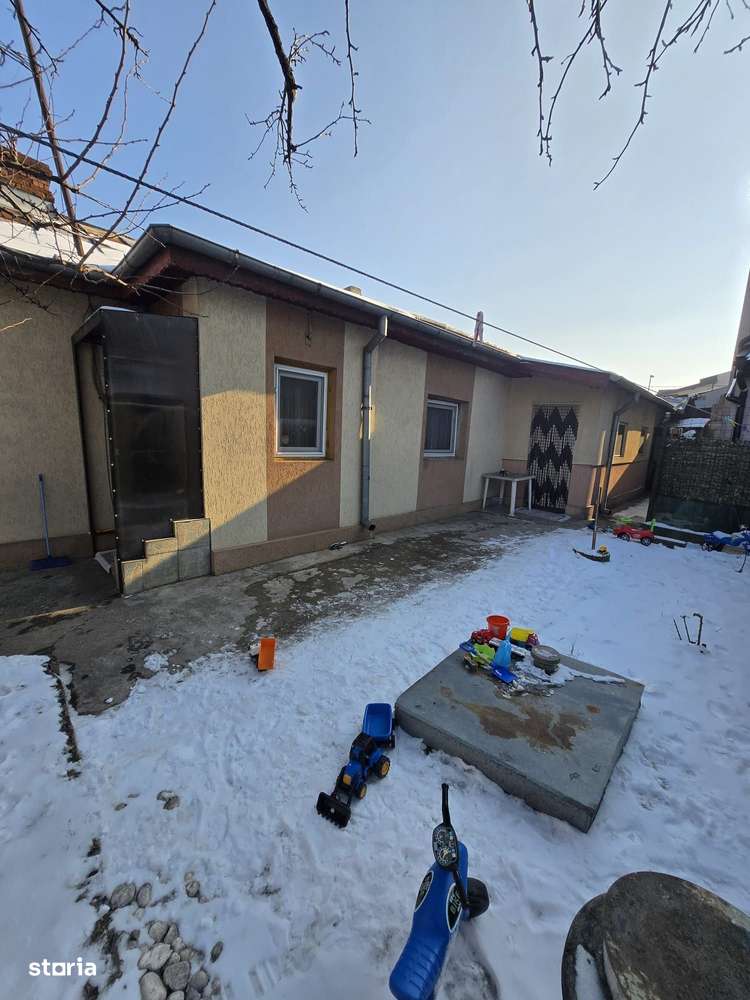 TEREN 300MP cu construcție existenta-Voluntari Str.Sihlea zona case-1