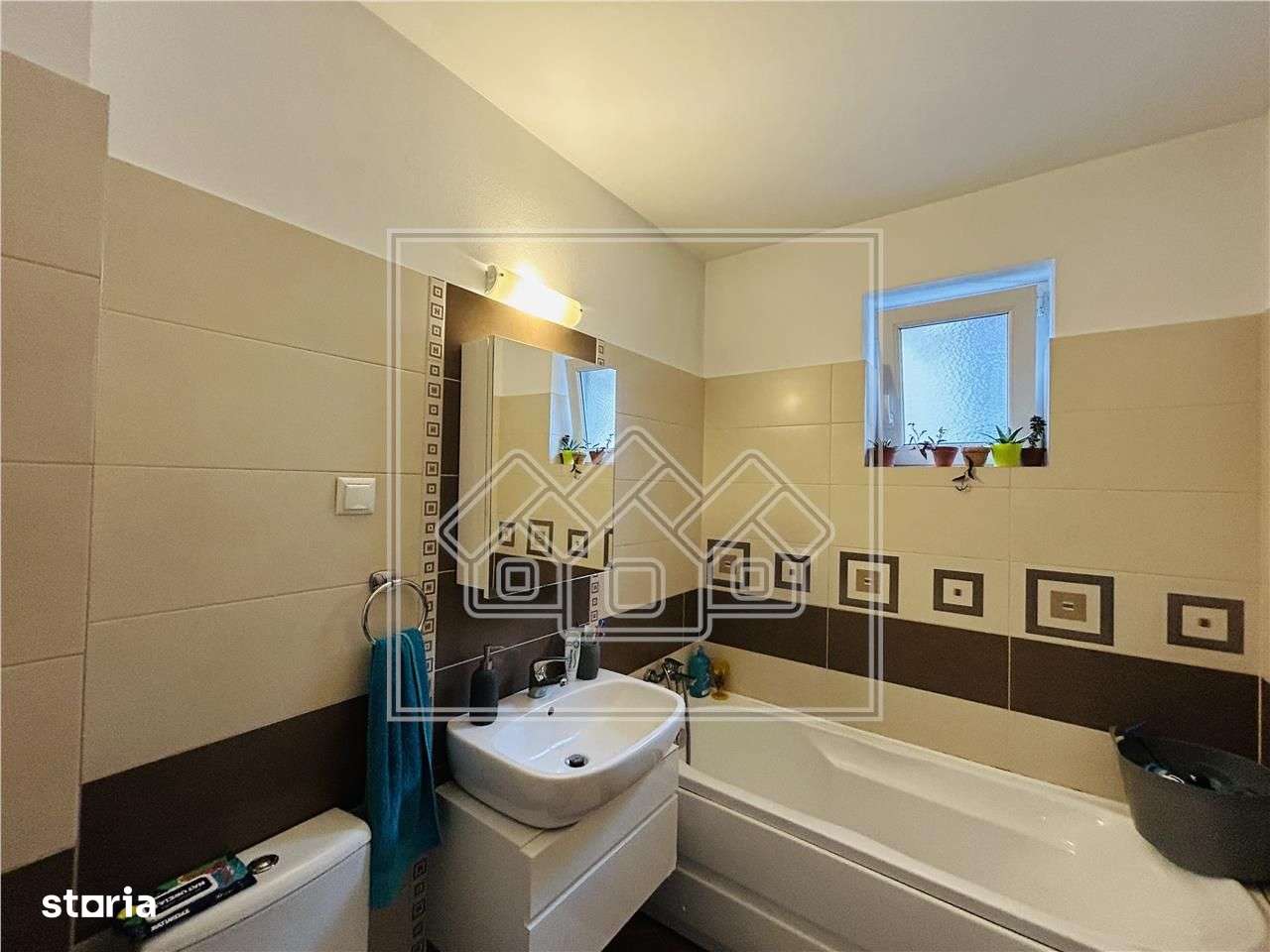 Apartament decomandat cu 3 camere, 2 bai, 2 balcoane, loc de parcare-15