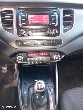 Kia Carens 1.7 CRDi 136 Dream Team Edition - 11