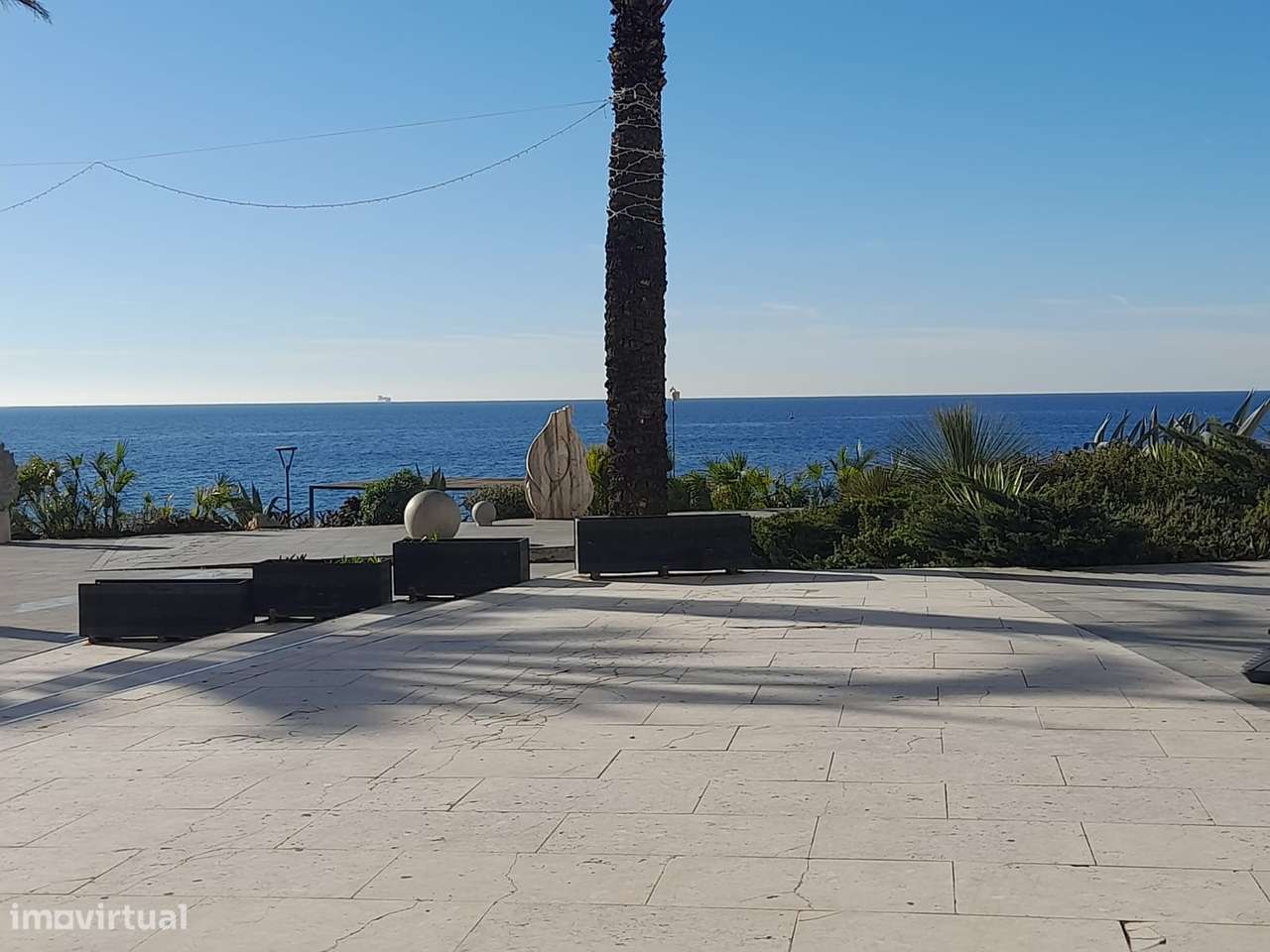 Espaço Comercial na conhecida Praça da Califórnia, em Sesimbra-6