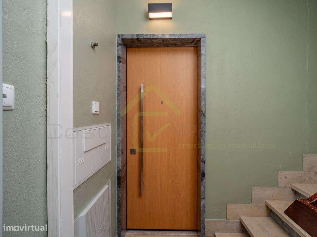 Apartamento T2 como Novo, à entrada de Lisboa.-26