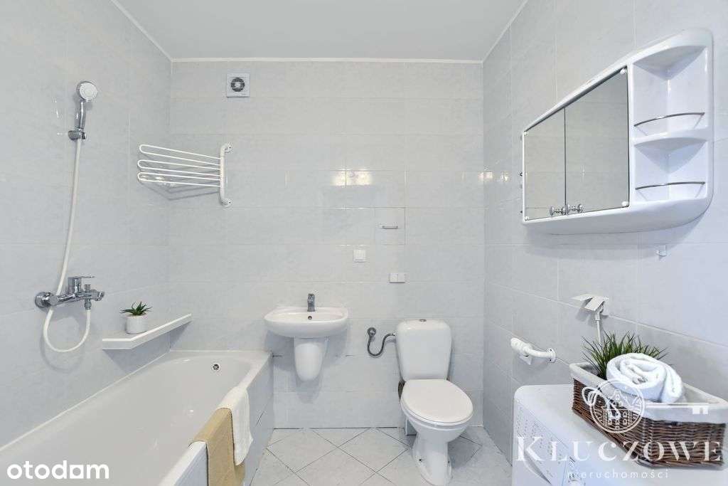 Ul. Pck, dwupoziomowe + m. postojowe w hali-8