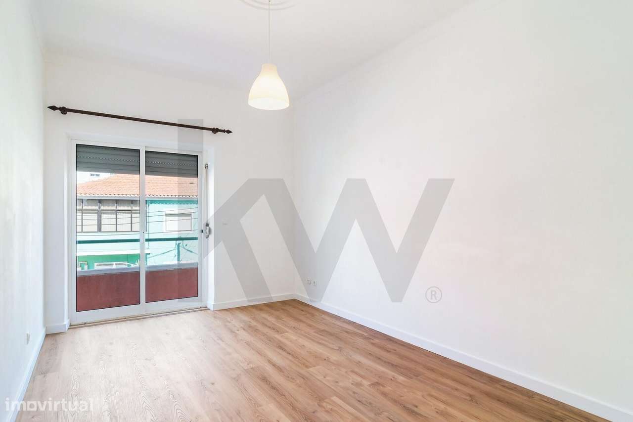 T2 COM TERRAÇO DE 85M2 | BAIRRO CALMO DE MORADIAS NO CENTRO DE ALMADA - Grande imagem: 4/20