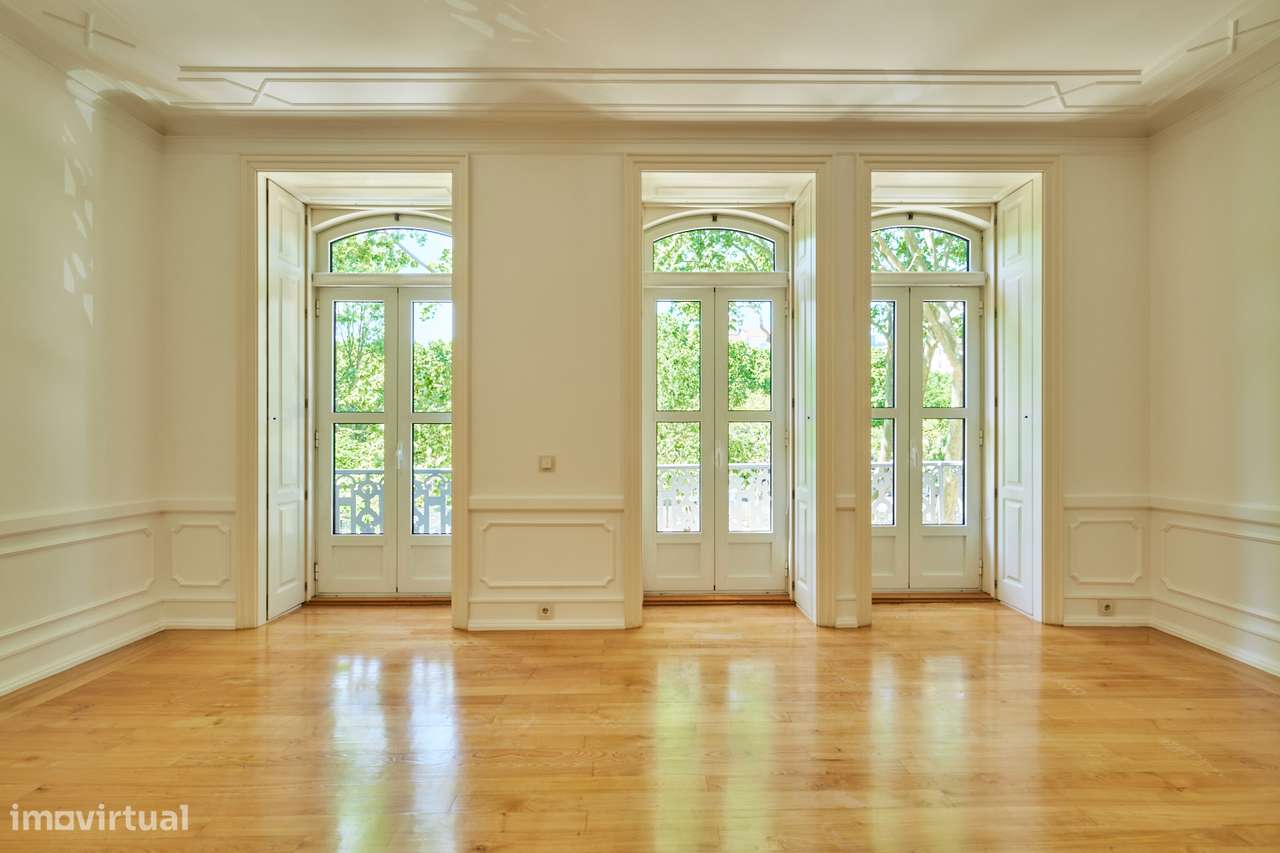 Charmoso e luxuoso apartamento T2 com garagem no "Condomínio Opera" - Grande imagem: 4/41