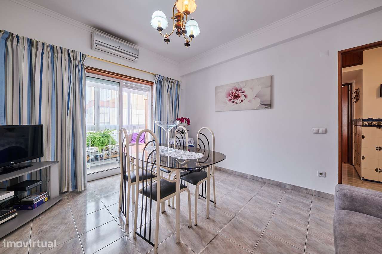 Apartamento com 3 quartos - Corroios-0