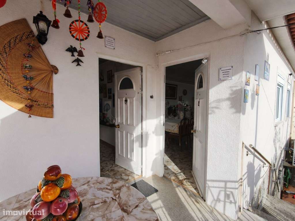 À primeira vista é uma casa como tantas outras. Na prática, é muito... - Grande imagem: 5/34