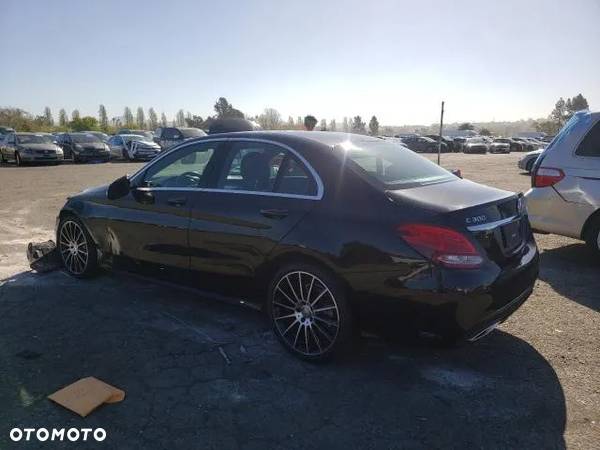 Mercedes-Benz Klasa C 300 7G-TRONIC AMG Line - 4