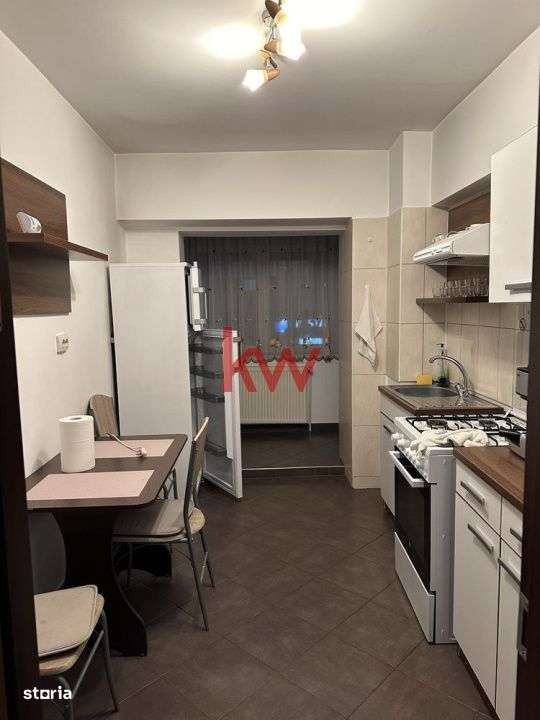 Apartament 2 camere Pod de Fier, decomandat, la strada! - Imagine principală: 4/8