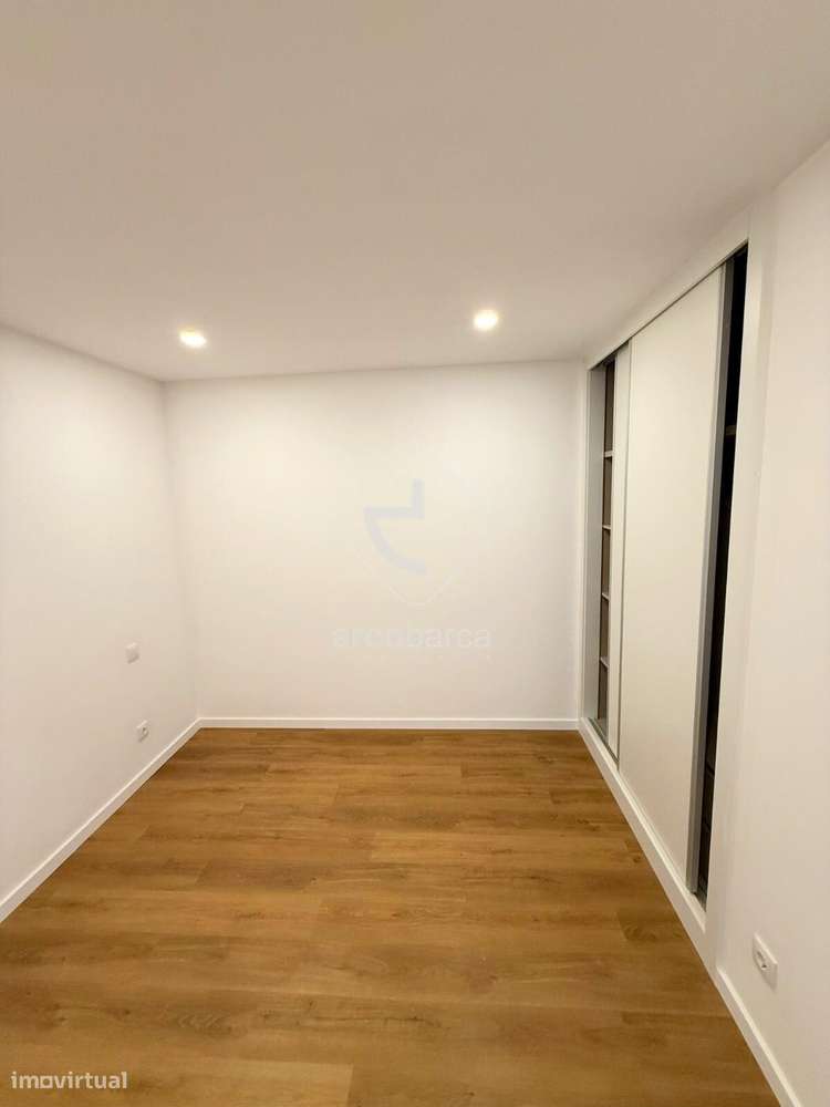 Apartamento T2 renovado, a 2 minutos do centro de Ponte de Lima - Grande imagem: 4/13