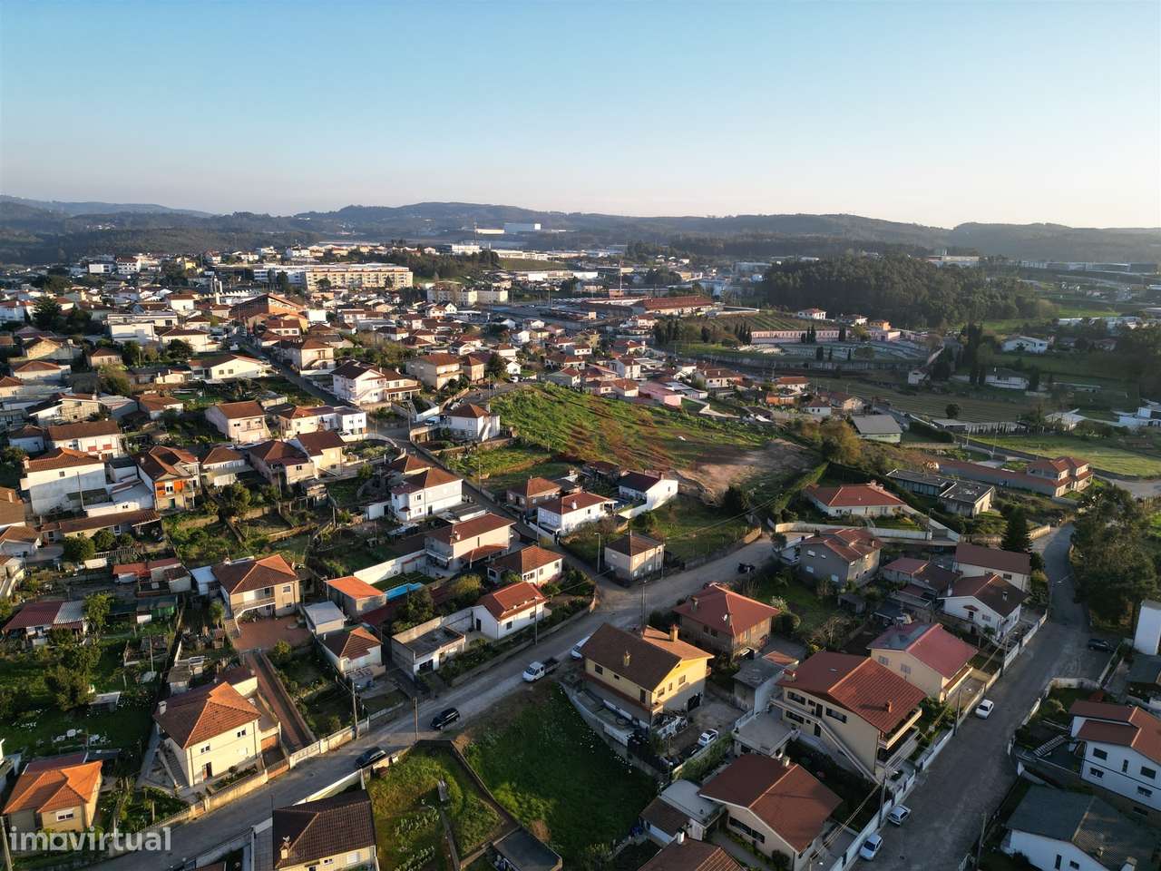 Terreno para construção com 465 m² em Santo Tirso - Grande imagem: 4/5