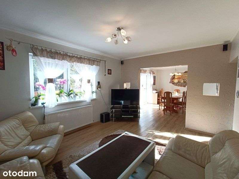 Piękny dom z dużym tarasem, dostępny od zaraz!-1