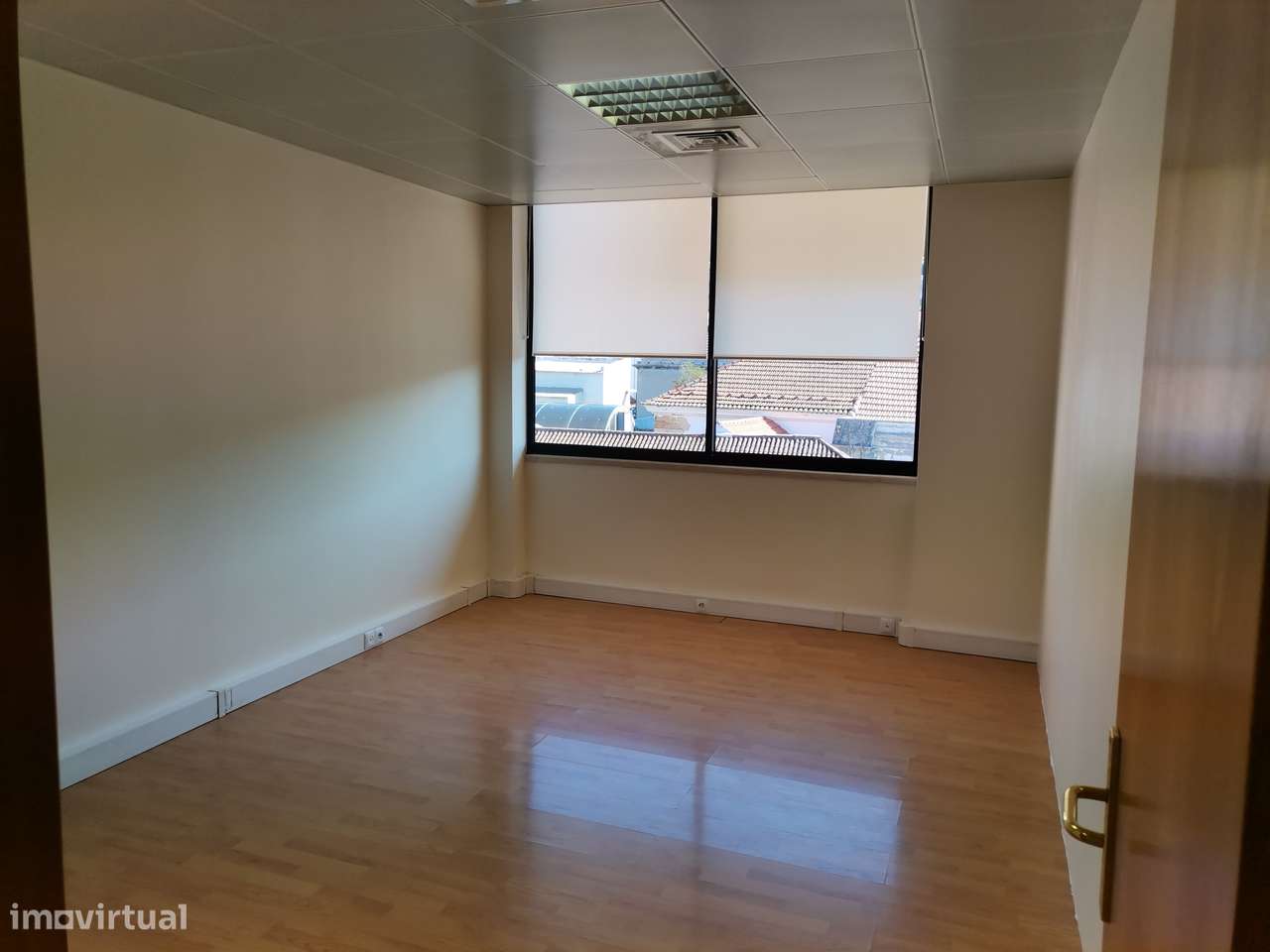 Escritório 3 salas, luz natural, entrada imediata, no coração cidade - Grande imagem: 2/16