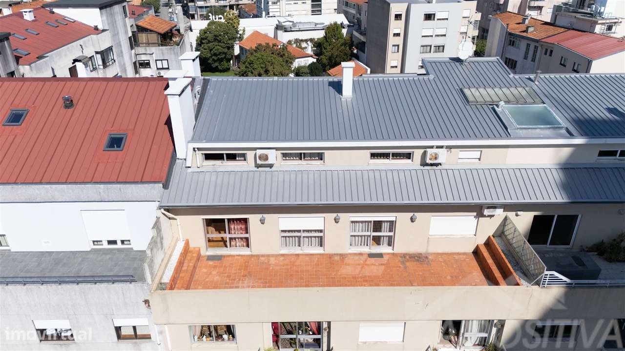 Apartamento T6 Venda em São João da Madeira,São João da Madeira-17