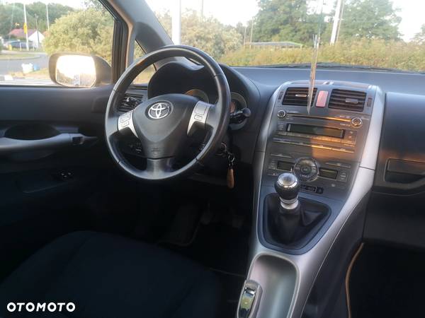 Toyota Auris 2.0 D-4D Sol - 15