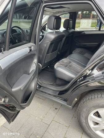 Mercedes-Benz ML 350 4-Matic - 12