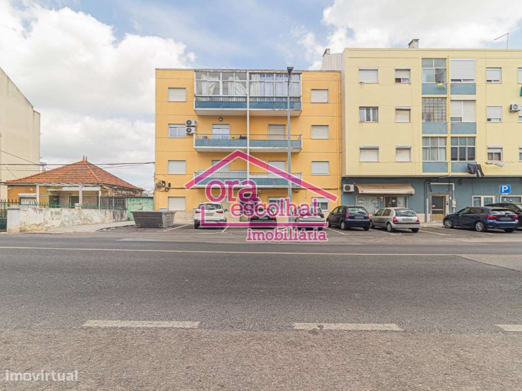Apartamento T3 Totalmente Remodelado com 100 m2 no Cavadas - Seixal!-14