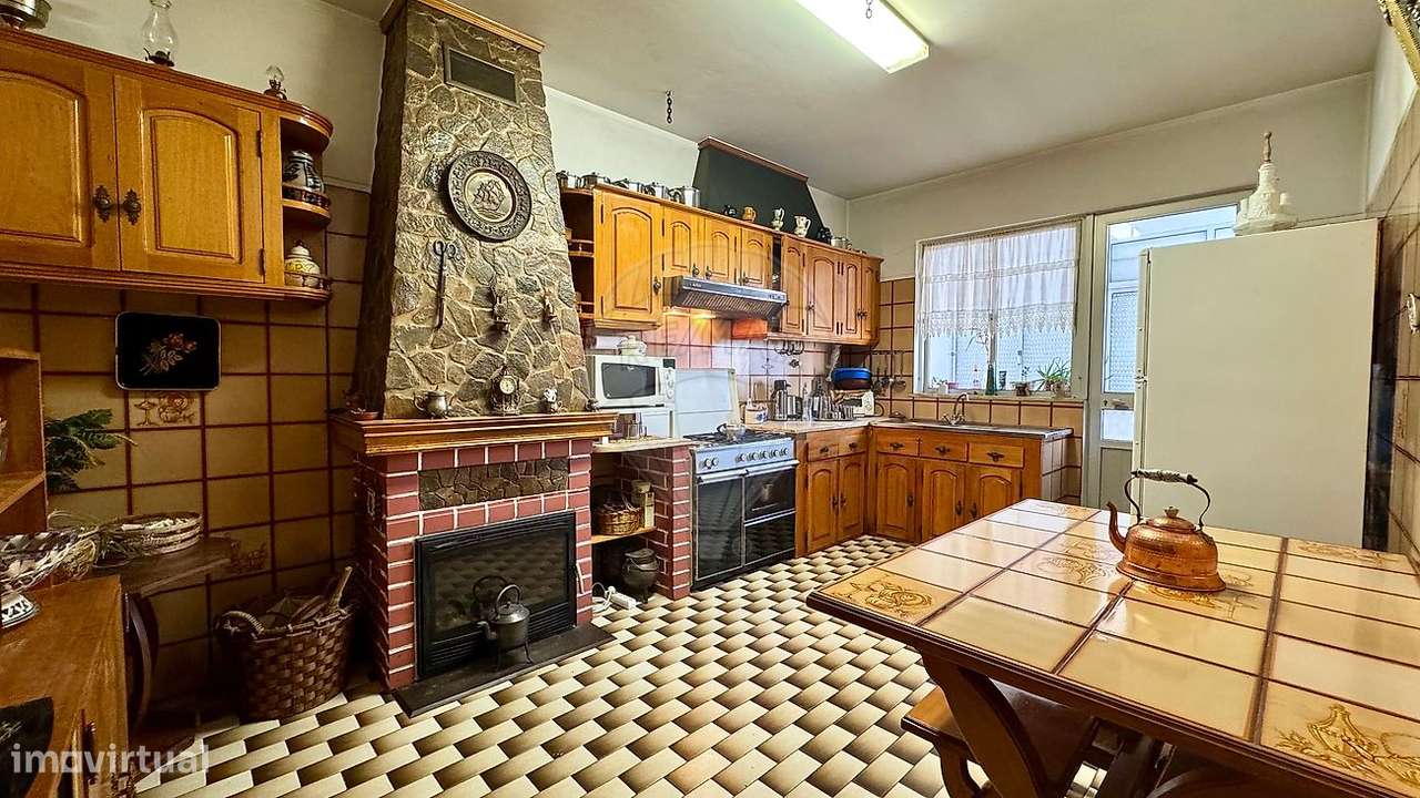 Moradia T4 para venda-12