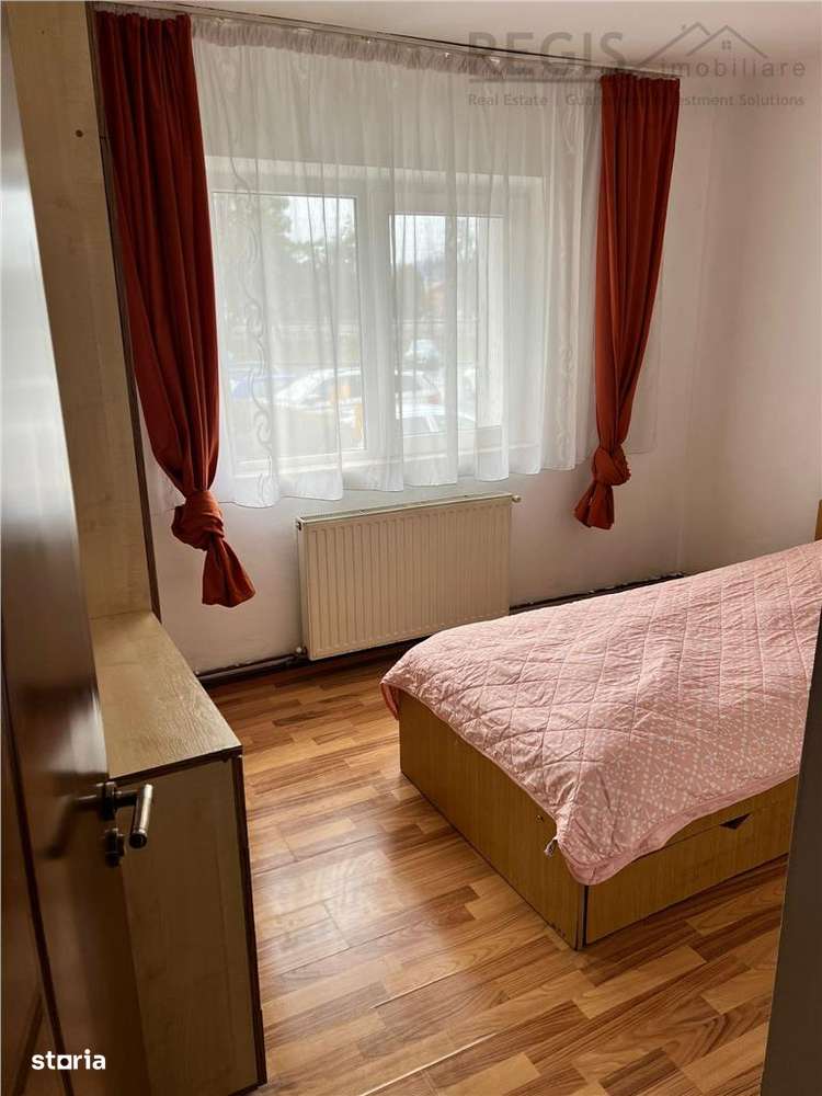 Apartament cu 3 camere situat in Tractorul - Imagine principală: 1/11