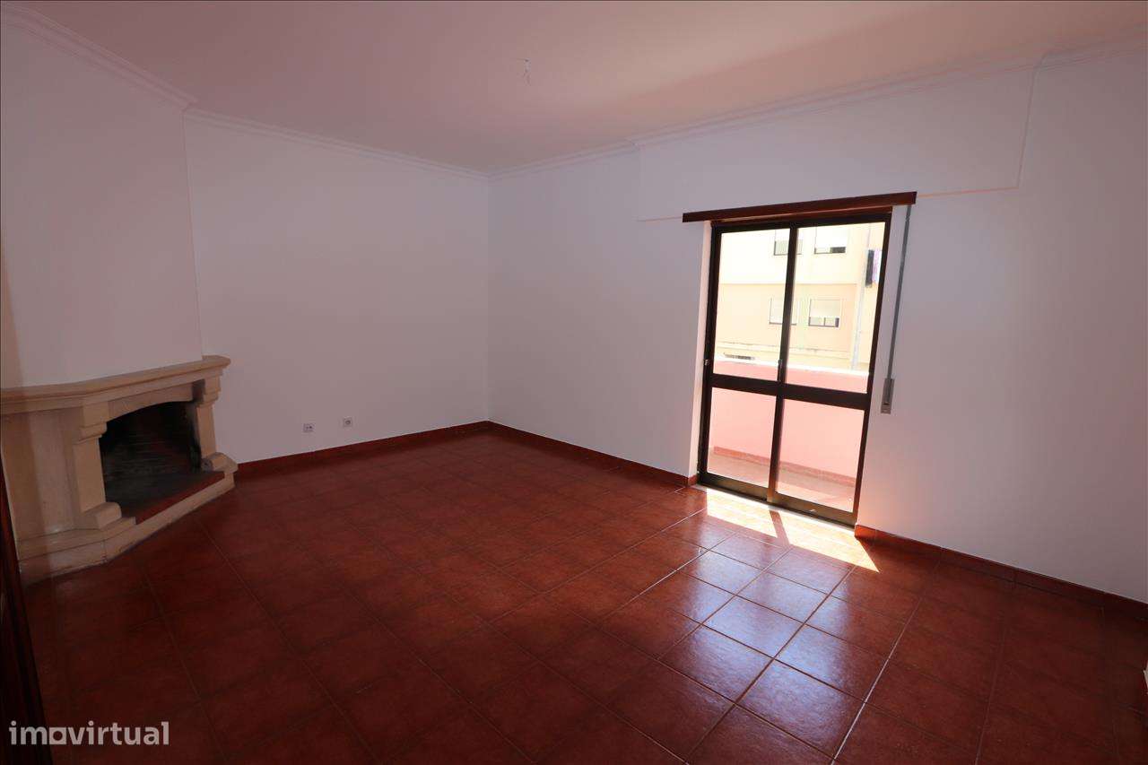 APARTAMENTO T3, ARRENDADO ATÉ SETEMBRO DE 2025, NA QUINTA DO CONDE - Grande imagem: 3/12