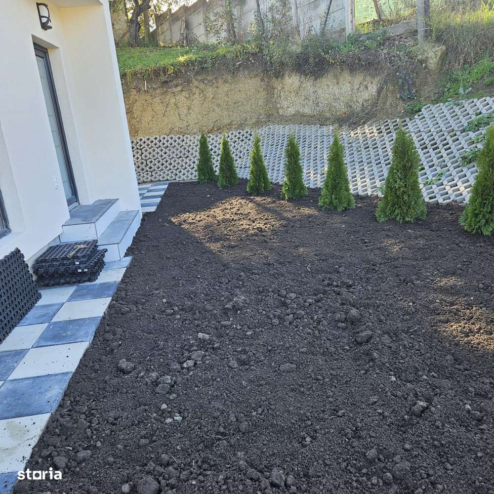 Casa de vanzare - Imagine principală: 4/13