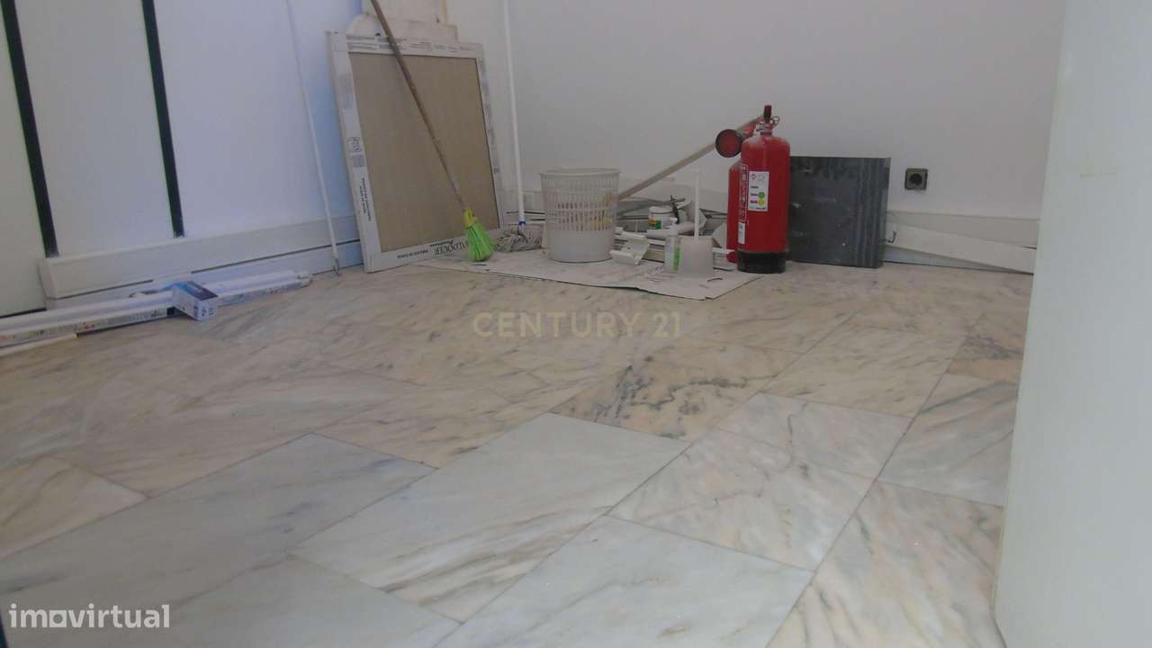 Loja/Escritório com Excelente Localização e Potencial de Conversão em - Grande imagem: 5/24