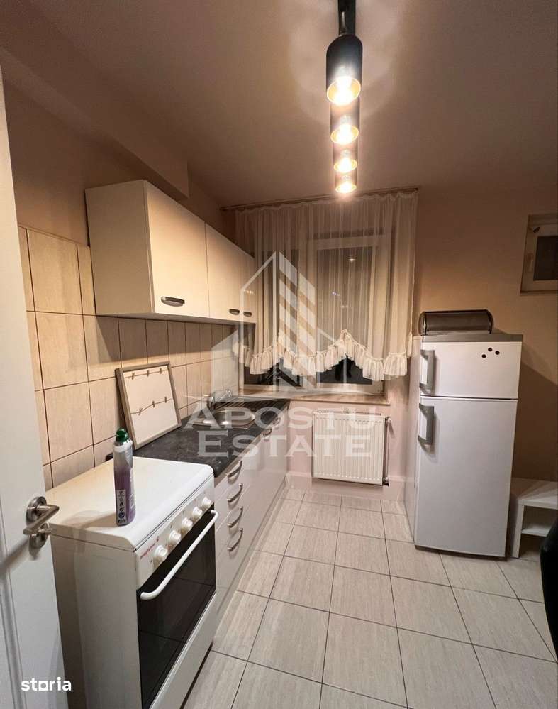 Apartament cu 2 camere, centrala proprie , Central - Imagine principală: 3/5