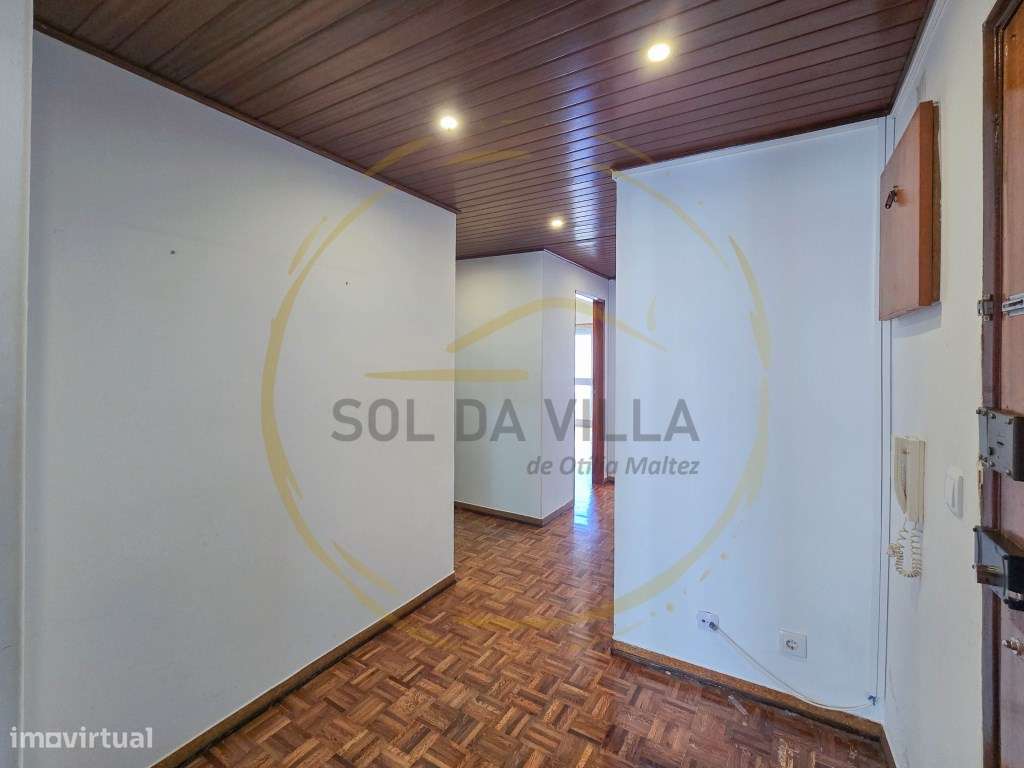 Apartamento T3 com 3 varandas - Laranjeiro, Almada - 310.000€-17