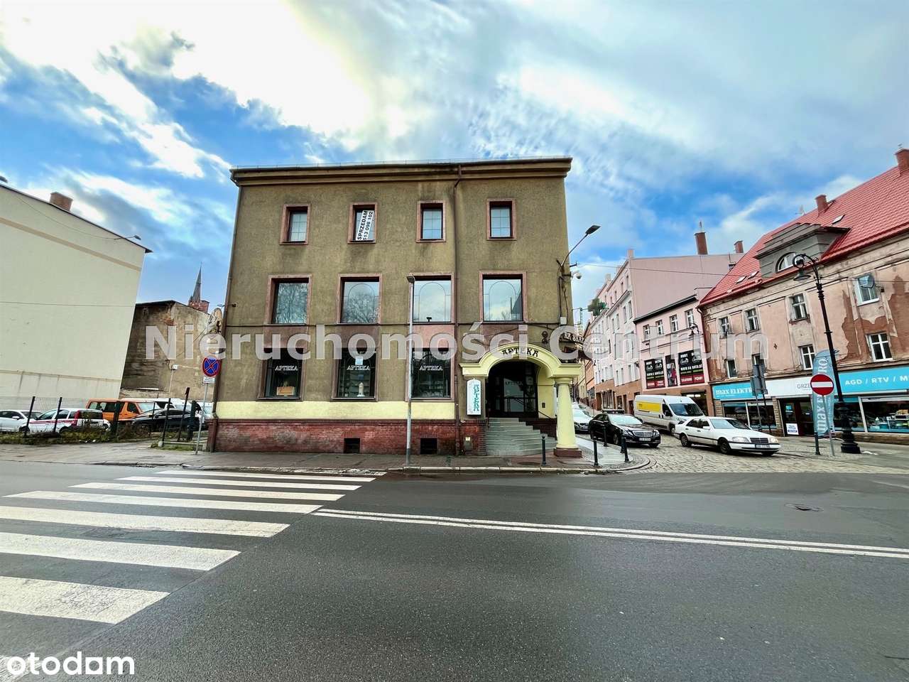 Duże mieszkanie w zabytkowej kamienicy w sercu miasta-11