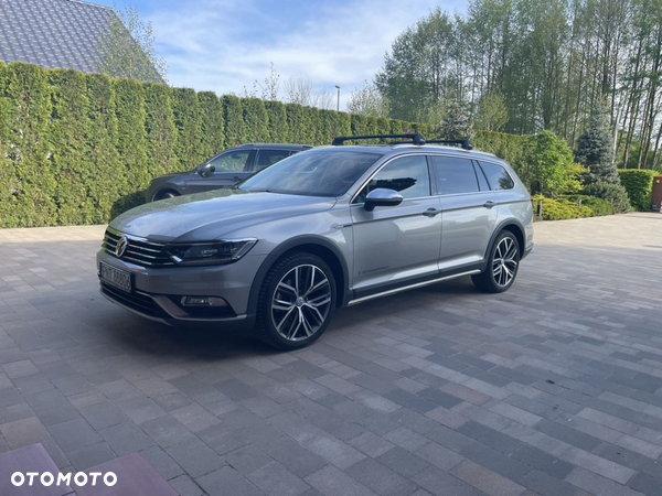 Volkswagen Passat Variant 2.0 TDI SCR DSG 4Motion Alltrack - 32